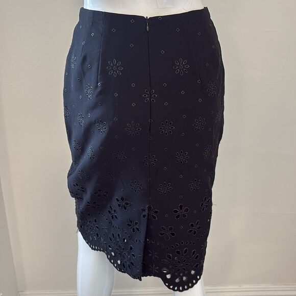 Marc Jacobs Black Floral Eyelet Broderie Anglaise Pencil Skirt w Scallop Hem - Picture 2 of 4